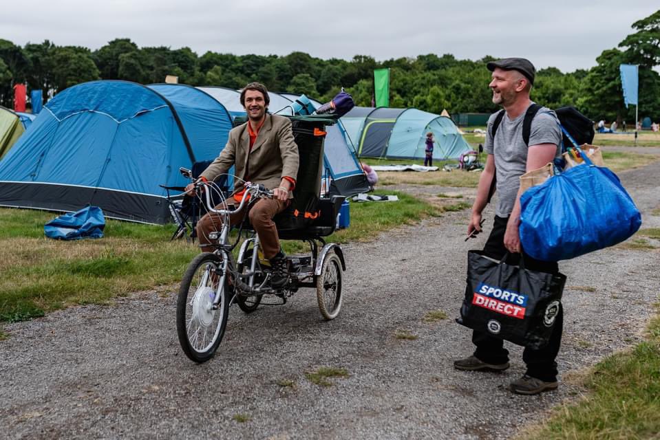 Beep beep…coming through! 💗

The faces of happy campers!  A little birdy 🐦 just told us that the early birds are flying out (tweet tweet 😉)…£139.99 for a family of 4 camping! I mean, how could you not?! 

Give your mini pilgrims a weekend of joy 🤩 

bit.ly/LittleLindi2024