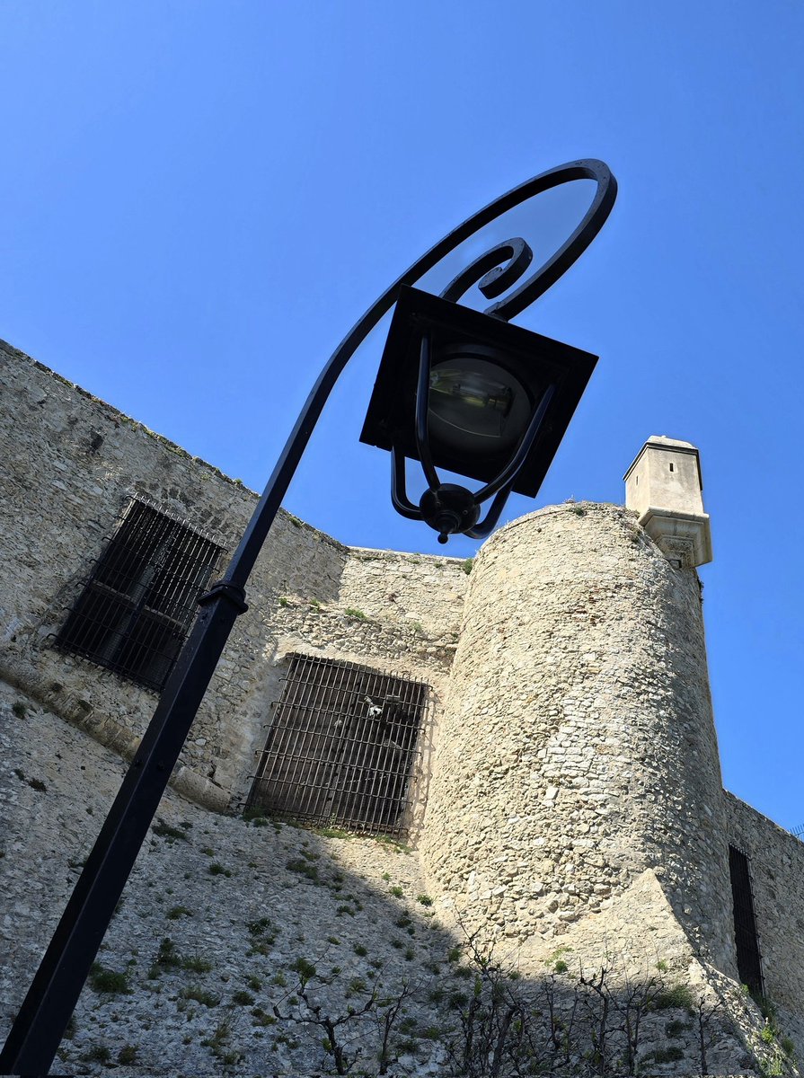 cd_land's tweet image. Quelques découvertes insolites sur le Rocher de Monaco. 😍 

#PrincipautédeMonaco 
#visiteguidée #prison  #ancienneeglise #patrimoine #Monaco #histoire @VisitMonaco