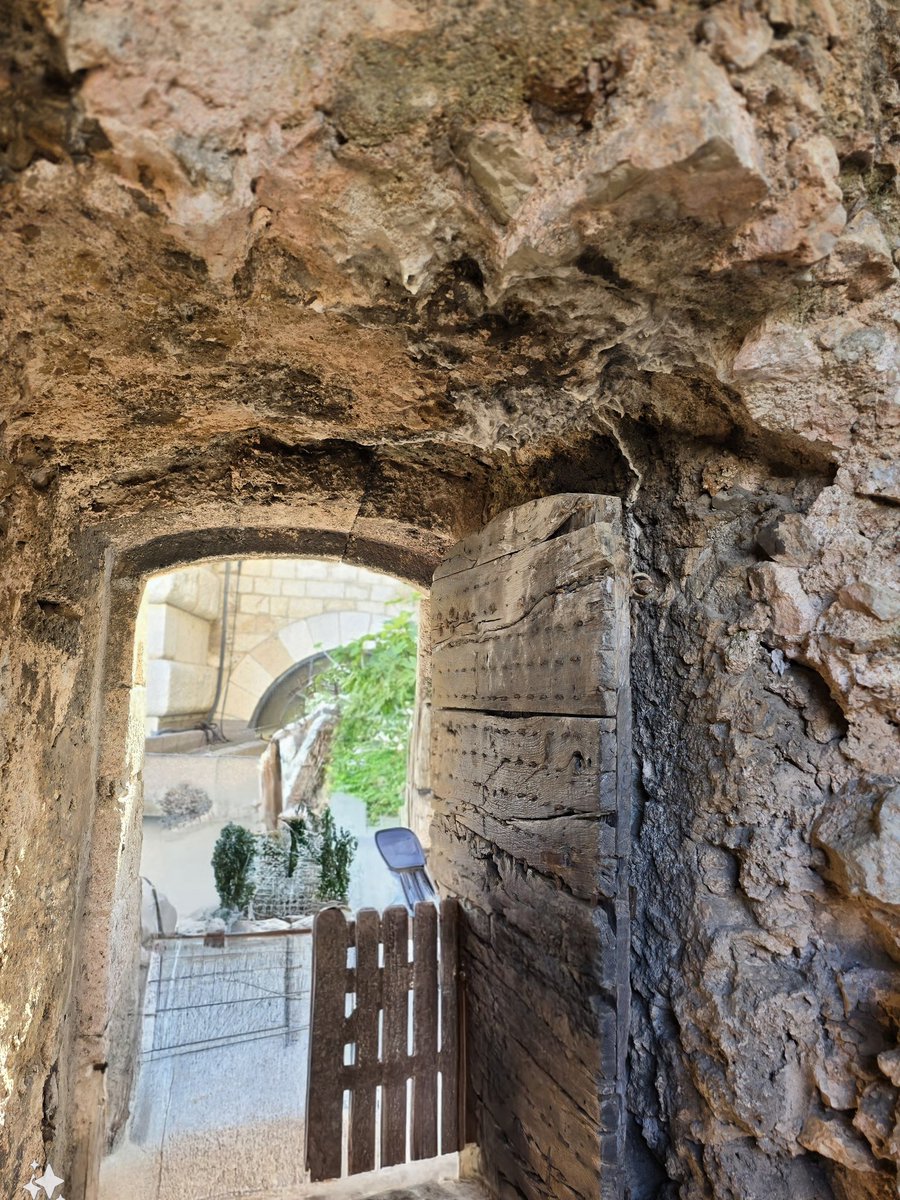 cd_land's tweet image. Quelques découvertes insolites sur le Rocher de Monaco. 😍 

#PrincipautédeMonaco 
#visiteguidée #prison  #ancienneeglise #patrimoine #Monaco #histoire @VisitMonaco