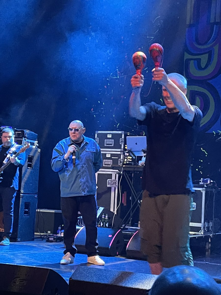 @Happy_Mondays @thejoeeley What a night… what a performance … what quality ❤️❤️👌🏼👌🏼👏🏼👏🏼👏🏼👏🏼