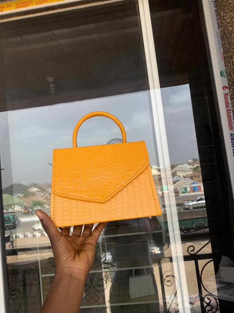 FEMALE HANDMADE BAG
🏷️NGN 6,500
📍 Shop 8, Block A Jere Plaza last gate building materials Jos.
🚚 Nationwide delivery (Distance is not a barrier)
#GlowGlide
PLEASE RETWEET 🙏