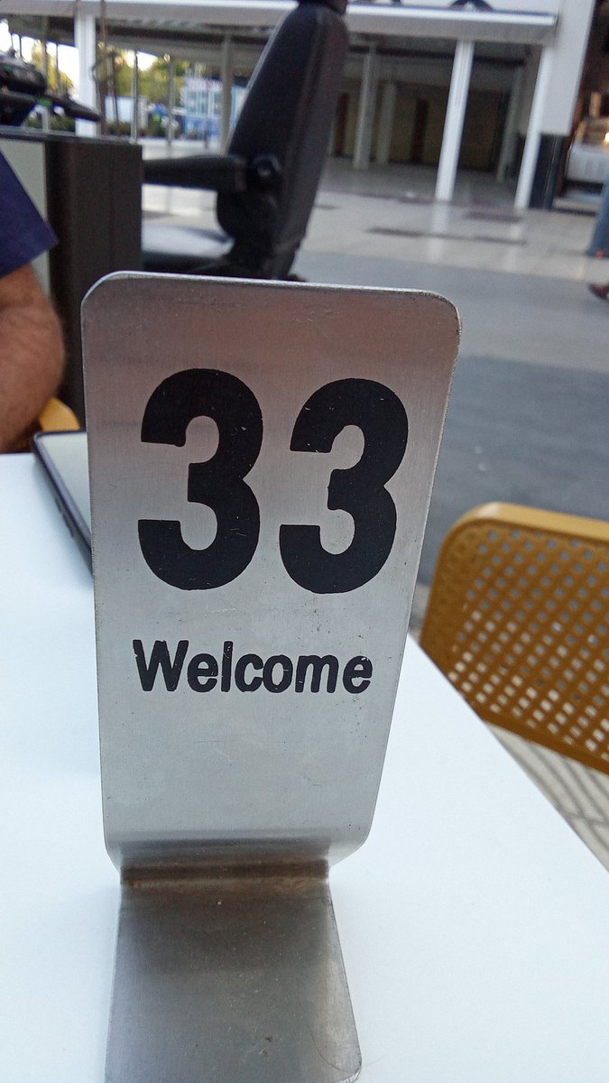 rubenvakero13's tweet photo. Y tú eres muy fan de @alo_oficial...

Yo, de me esa mesa por favor, sino no me siento 😂😂 https://t.co/oXO2Zx641z