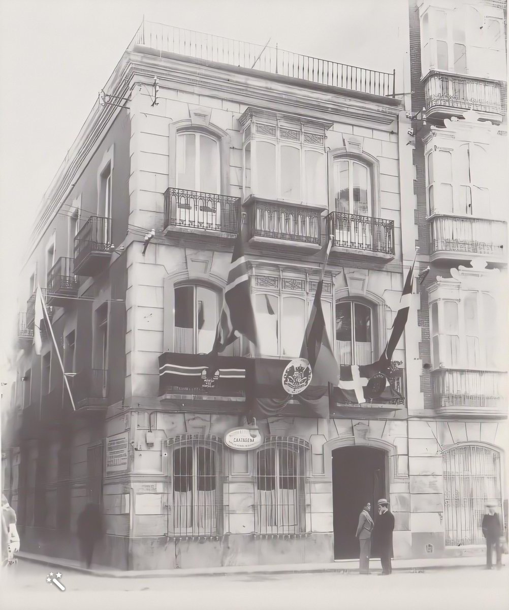 Espronceda1840's tweet photo. En este edificio, Plaza del Rey esquina con la calle San Agustín, se ubicaron, en los años 30, los consulados de Noruega, Finlandia y Suecia. Cartagena jugaba en otra liga muy distinta a la actual. https://t.co/P68BBP6FrK
