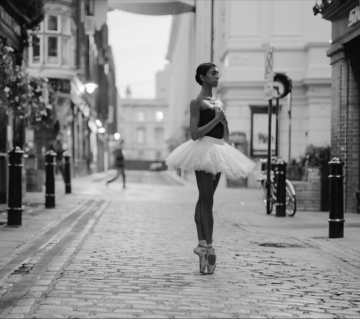 Yasmine Naghdi in Covent Garden. 

#YasmineNaghdi #BallerinaProject #CoventGarden #RoyalOperaHouse #ballerina #ballet 

Purchase a Ballerina Project limited edition print or Instax Collection: ballerinaproject.etsy.com