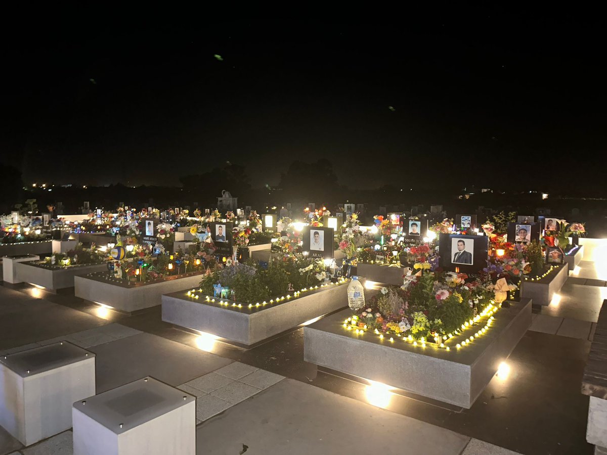 Biri bana acıklasin
Evlatlari sampiyonluk icin gonderdikleri yerden
Depreme dayanmayan kumdan otelin enkazindan cansiz bedenini aldiklari evlatlar icin adalet arayan aileler yaslarini tutamadan dava pesinde kosarken katiller nasil serbest birakilir?
#isiasolasıkastlayargılansın