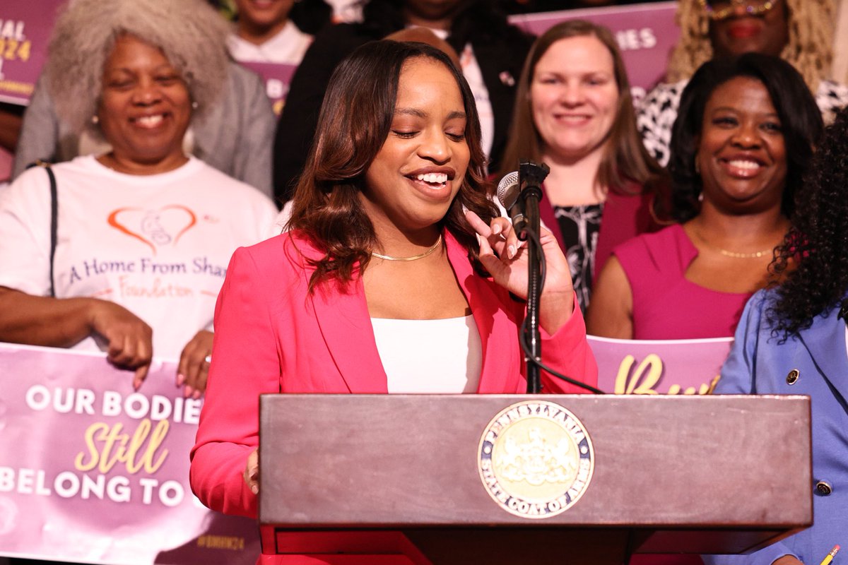 Today, our Second Lady joined @pablackmhc and advocates for #BlackMaternalHealthWeek. The Shapiro-Davis budget calls for $2.6M to enhance prenatal care, promote maternal health education, & address racial disparities—ensuring care for all PA moms during pregnancy and childbirth.