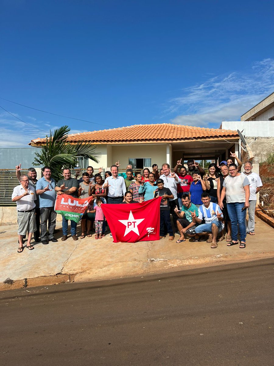 Tio_Claudio_Pr's tweet photo. Nosso PT - Arapuã mais forte que nunca. Que venham as eleições municipais. @DeputadoWelter @enioverri @ProfessorLemos @ptbrasil https://t.co/OVNdAiK4RL