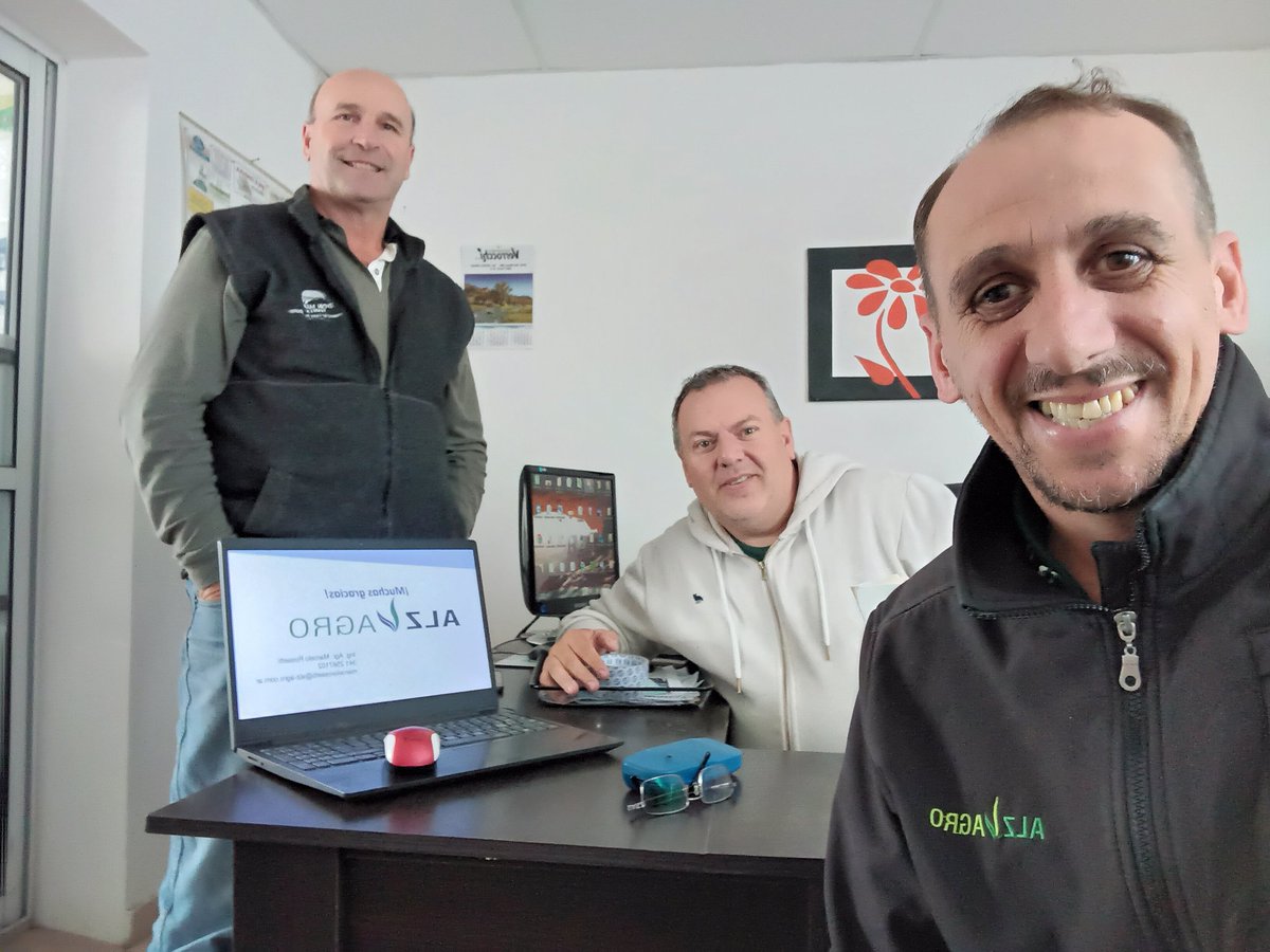 cm_rossetti's tweet photo. Capacitación sobre portfolio y productos de @ALZ_Agro con nuestro Distribuidores; Adolfo Comino y Gabriel Apisato de #AgronomiaAscencion y #Agroferr https://t.co/ukJby7D2F8