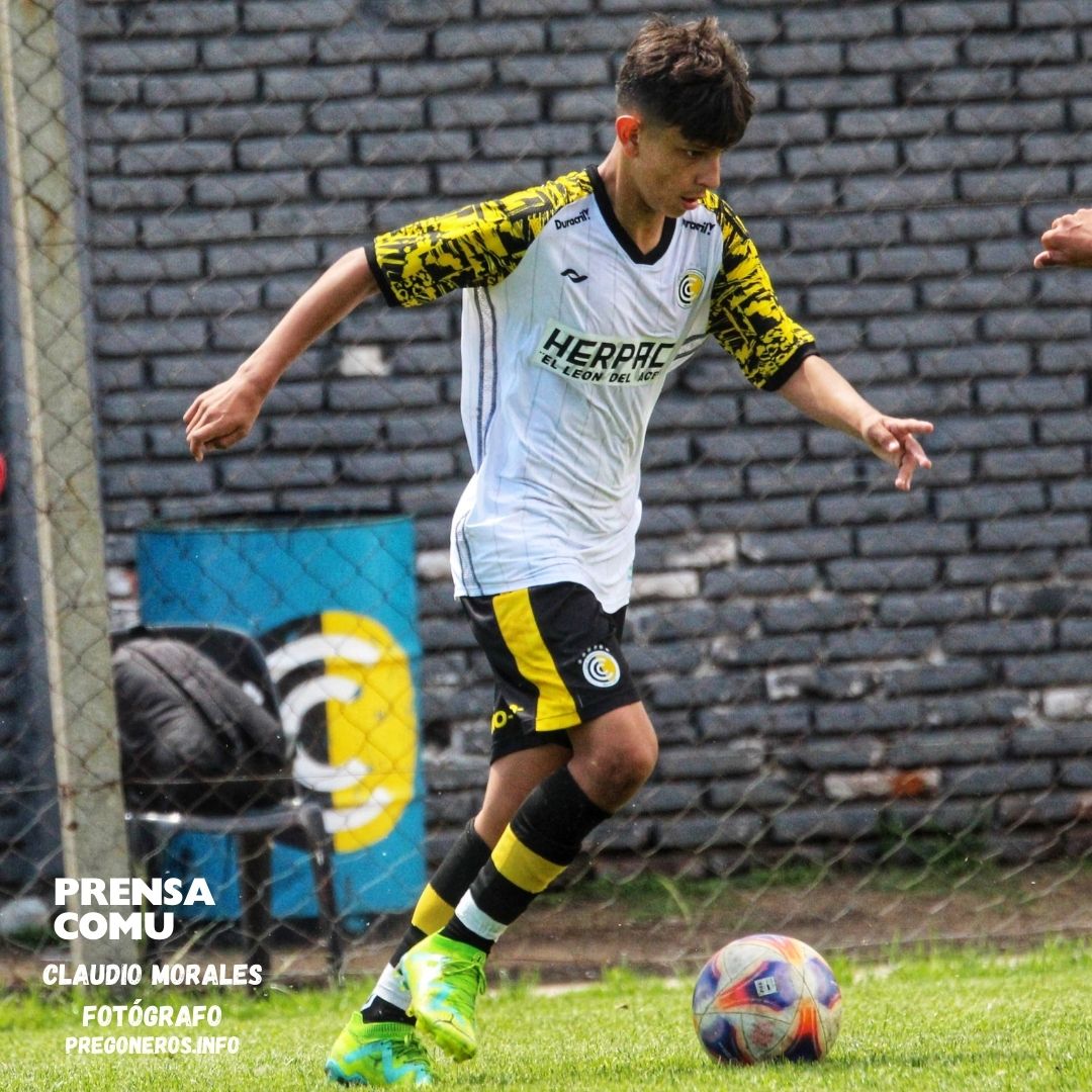 clubcomu's tweet photo. 🌓 Lautaro Tcherkassky
🔜 Cat. 2009, delantero o mediocampista ofensivo a @RacingClub
⏳ Llegó en 2023 a COMU para jugar en 9na División
⚽ 15 goles en su primer año en Juveniles

@SABADOGOL @Formativo_AFA @schcomu @InferioresRC https://t.co/QOhApKVLXQ