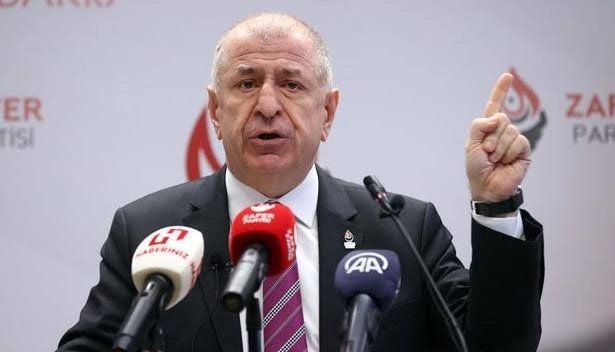 Ümit Özdağ: “Diyorlar ki Afgandan başka çalıştıracak çoban bulamıyoruz.

Doğru, Türk çobanlarının hepsi son 10 yılda NASA'da astronot oldular 

Yapmayın, milletin aklıyla alay etmeyin.

Köylüyü üretimden kopardınız, tavuk beslemekten uzak tuttunuz, köylü bakkaldan ekmek ve