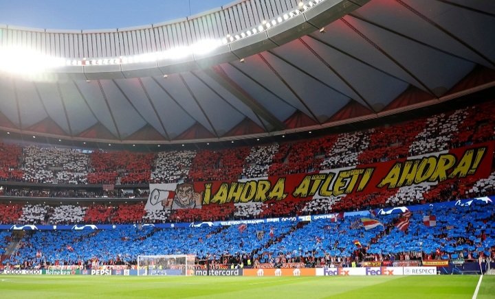 En unos minutos sonará el Himno de la Champions en Dortmund🎶🎶 Empieza el baile, Colchoneros e Indios!!❤🤍❤🤍 #AupaAtleti #ChampionLeague #BorussiaAtleti #AhoraAtletiAhora