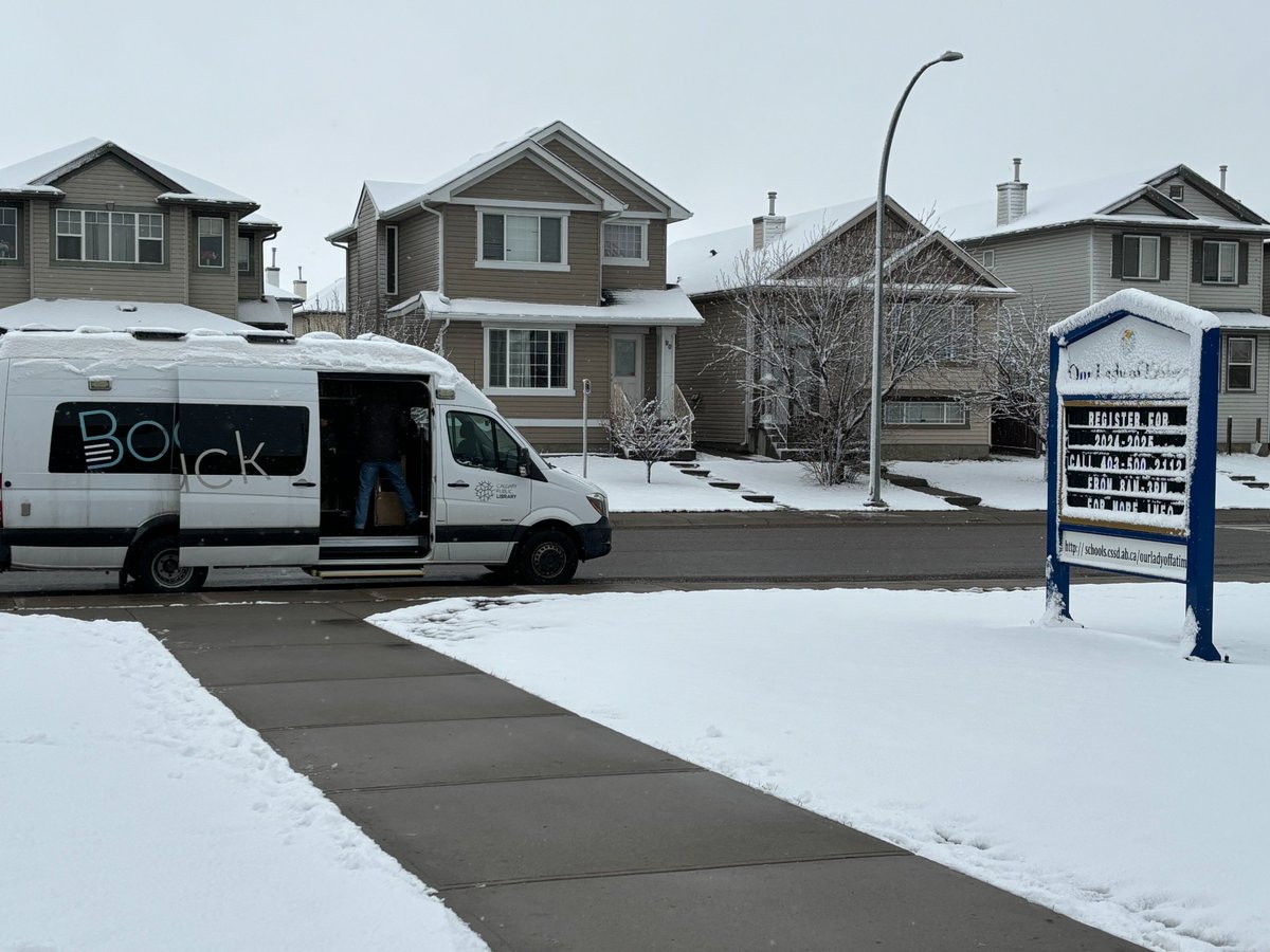 OLOF_CCSD's tweet photo. 📚🚌 No matter the weather, in this case snow, the @calgarylibrary book truck visited OLOF School to share the joy of reading! 🌞❄️📖 #CCSDedu #ReadingIsFun #LiteracyMatters https://t.co/mHyTbWITbu