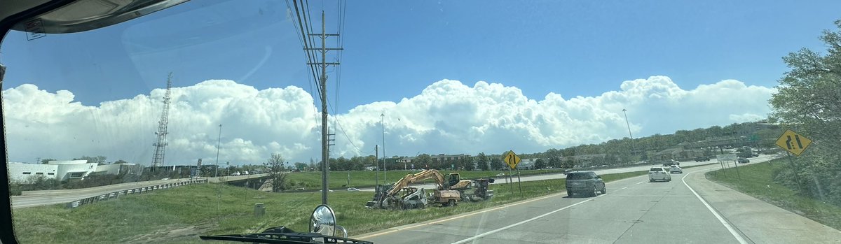 Lightning_392's tweet photo. @ryanhallyall 
Olathe, Kansas just after Round 2 of storms this afternoon https://t.co/Qtxc3XY7Tf