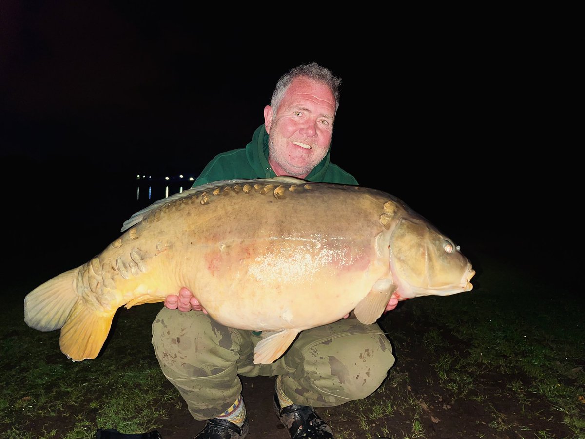 Horse of a mirror 🎣🙋‍♂️