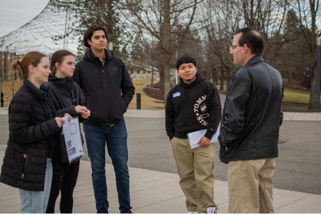 UCCtweet's tweet photo. Walla Walla University’s Center for Humanitarian Engagement paired with the Spokane Central Adventist Church for a full day of service. Read about their day by visiting https://t.co/tCESBJLo4J. #uccsda #adventist #service #che #careweekend https://t.co/YZC9AvekmW