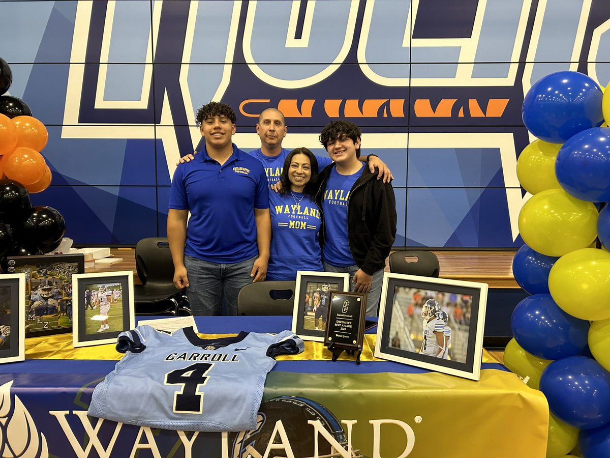 #AGTG yesterday I officially became a pioneer‼️ I am extremely blessed to be apart of the <a href="/WBUFootball/">WBU Football</a> family💛💙 
#TPND