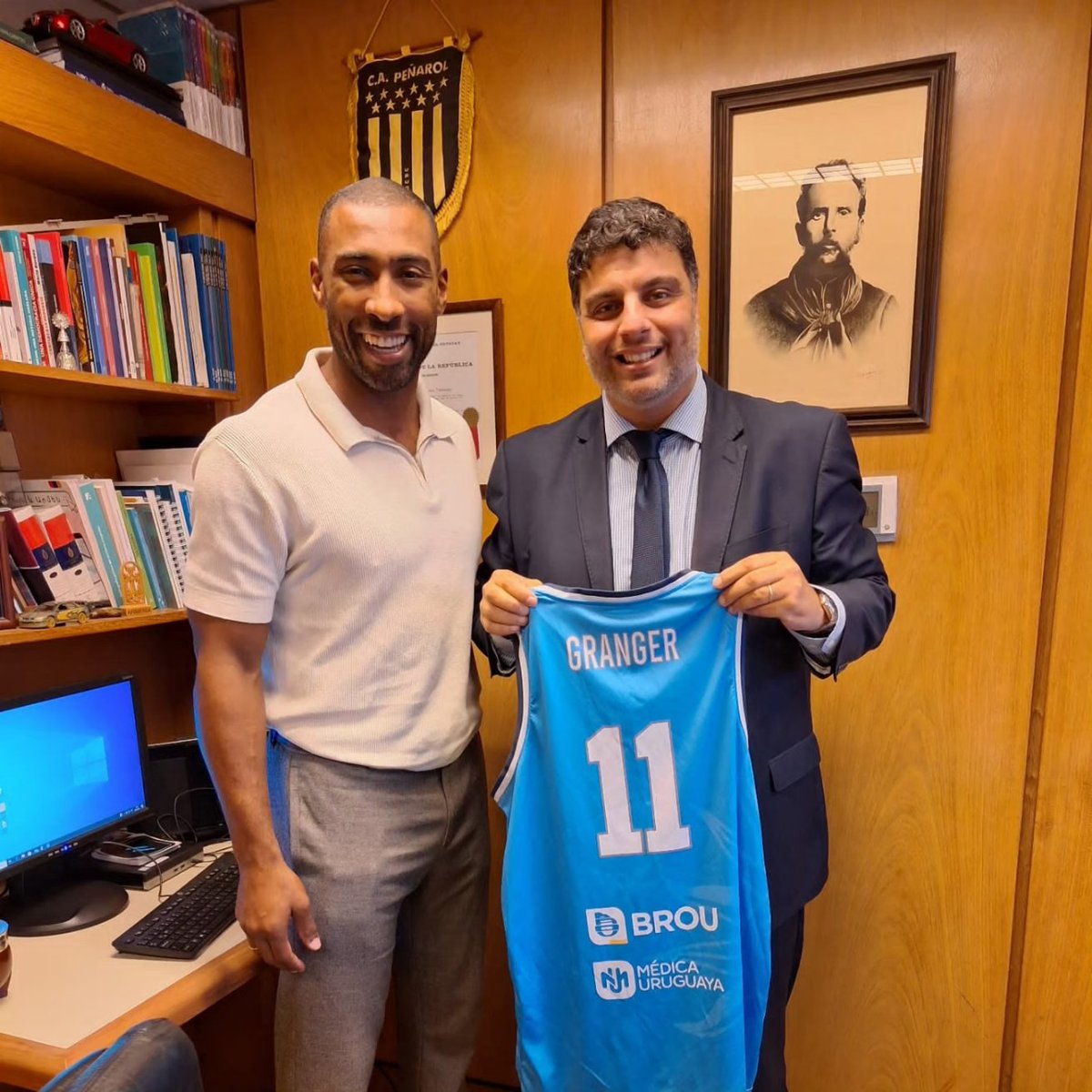pjisdonian's tweet photo. Hoy recibimos a una de las figuras de nuestro basket, Jayson Granger.

Una visita de lujo, de un referente de nuestro deporte nacional. Personas como Jayson, son imagen y referencia para nuestros jóvenes.

El deporte es una herramienta fundamental para el desarrollo y la salud de las personas. Fomentar las diferentes disciplinas y acercar el deporte a las personas, sin importar la edad, para mejorar la calidad de vida de los uruguayos.

Gracias por tu visita y el gran intercambio que pudimos tener.