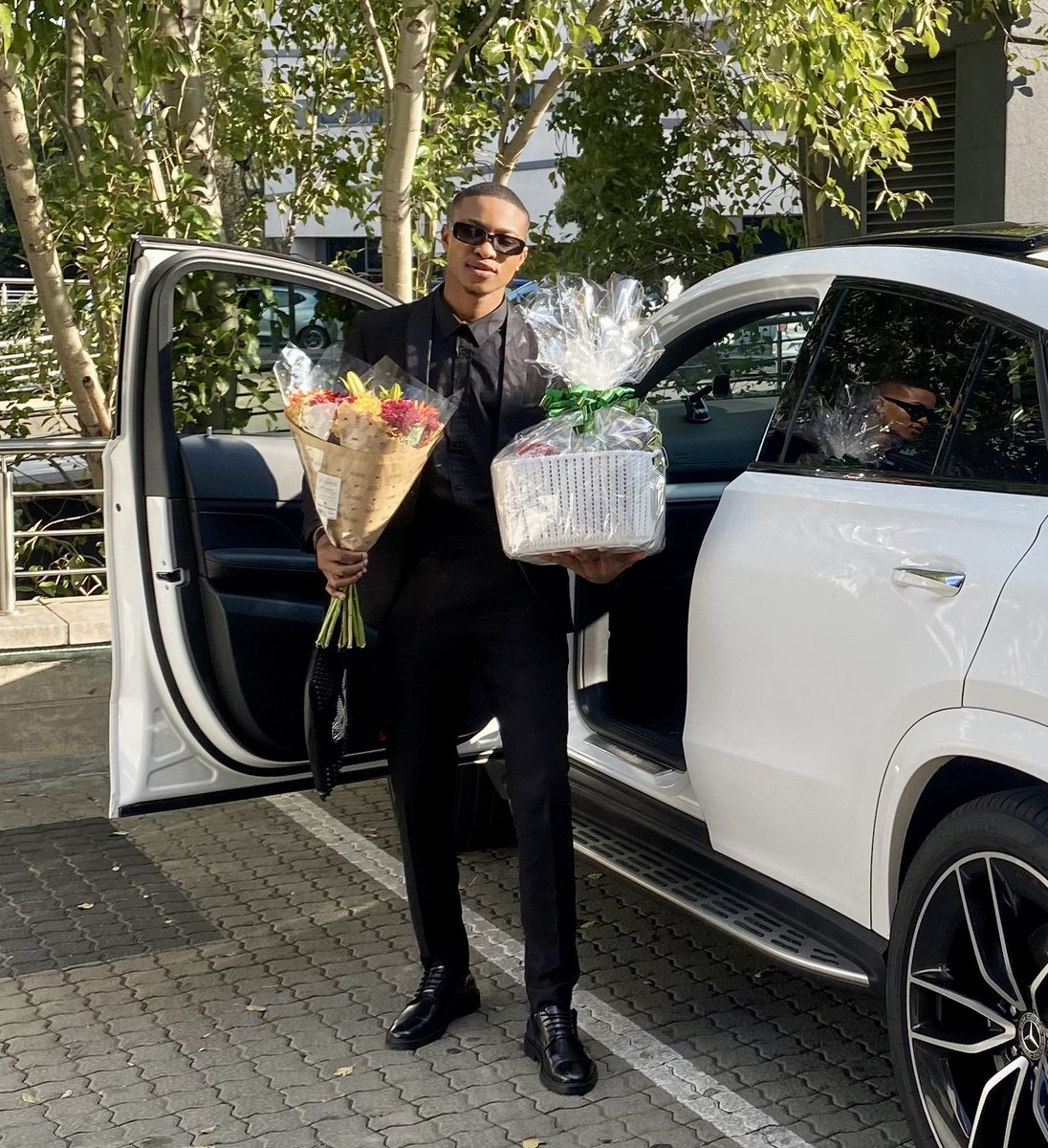 iamnally_'s tweet image. Mich knows how to clean up 🥺🔥

QUICK RECUPERATION 
MICHIGAN PRAYS FOR MICH
#MichMazibuko
#Michigans