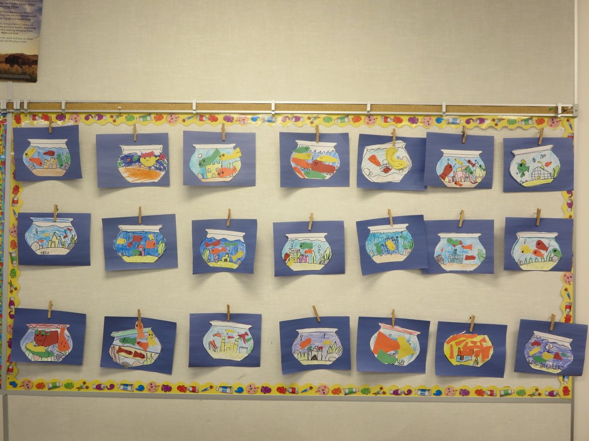 OLOF_CCSD's tweet photo. 🐟🎨 Step into the whimsical world of Dr. Seuss with our Grade 1 students’ artwork inspired by "One Fish, Two Fish, Red Fish, Blue Fish"! Their #creativity and #imagination is shining brightly! 🌈📚 #DrSeussArt #Grade1Artwork #CCSDedu https://t.co/b6bdpCTVZU