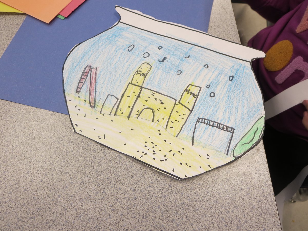 OLOF_CCSD's tweet photo. 🐟🎨 Step into the whimsical world of Dr. Seuss with our Grade 1 students’ artwork inspired by "One Fish, Two Fish, Red Fish, Blue Fish"! Their #creativity and #imagination is shining brightly! 🌈📚 #DrSeussArt #Grade1Artwork #CCSDedu https://t.co/b6bdpCTVZU