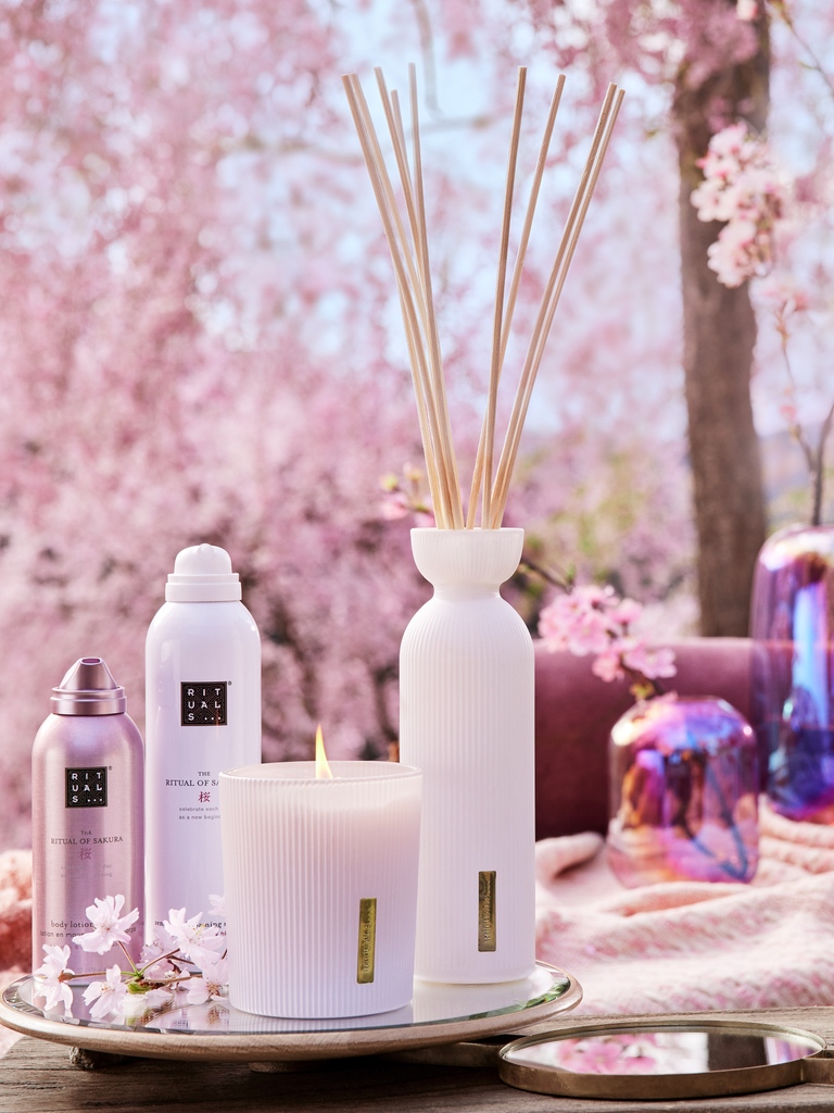 Rituals is celebrating the Power of Joy with the Ritual of Sakura! Visit their pop-up located outside Boots until Sunday 21st April Enjoy a complimentary, relaxing hand and arm massage. Spin the Ritual of Sakura wheel for the chance to win Rituals treats 🌸💖