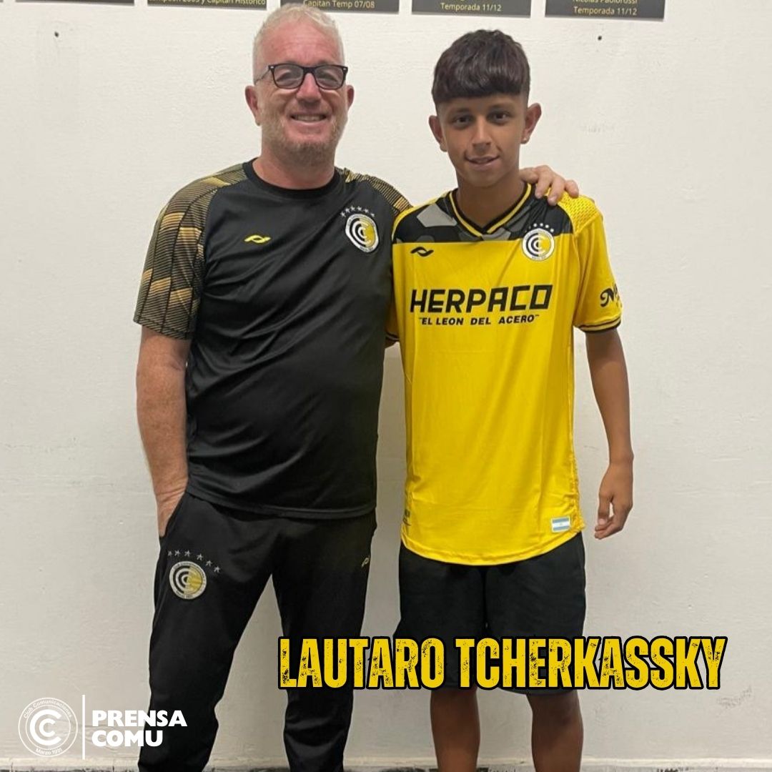 clubcomu's tweet photo. 🌓 Lautaro Tcherkassky
🔜 Cat. 2009, delantero o mediocampista ofensivo a @RacingClub
⏳ Llegó en 2023 a COMU para jugar en 9na División
⚽ 15 goles en su primer año en Juveniles

@SABADOGOL @Formativo_AFA @schcomu @InferioresRC https://t.co/aFPGxL3MaH