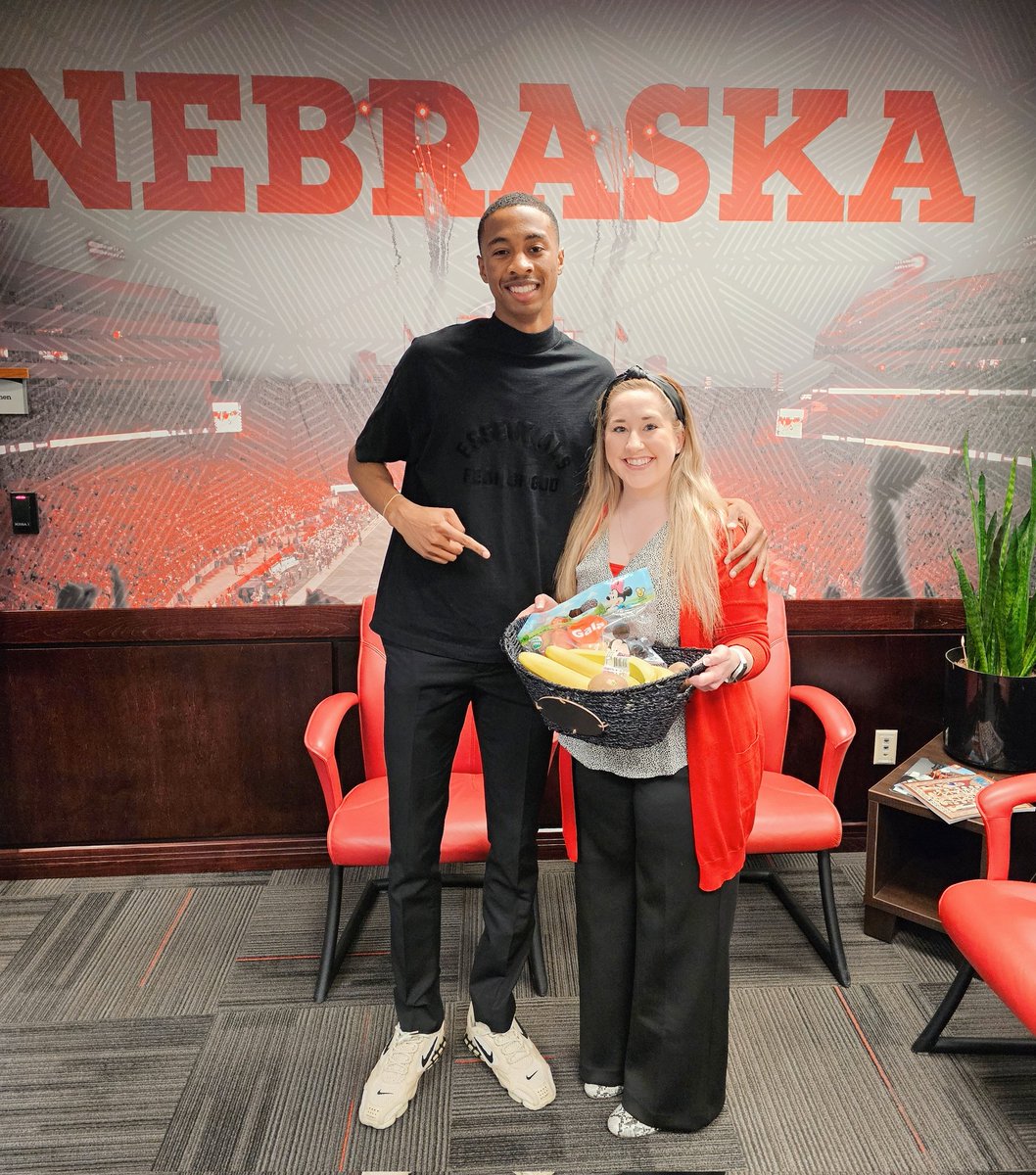 miss_linseylynn's tweet photo. I only got to know a few student athletes during my time at Nebraska, and I'm so glad that I got to know Nick. He's going to do big things after his college career and I can't wait to see it!

The fruit basket gift was perfect. 🥹 https://t.co/g8m6Xk9LoD
