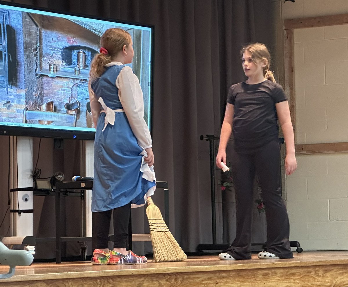 DrDRG_BCPS's tweet photo. ✨@HalethorpeElem’s 🐝 Drama 🎭 Club is conducting their dress rehearsal for Ss. Tonight is the main performance. We look 👀 forward to seeing you at 6 pm!✨ #CommunitySchools #OSTPrograms #CollegeCareer #WeBEElongTogether https://t.co/lZwmgm3oNK
