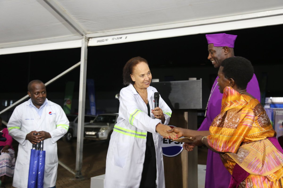 Archbp_COU's tweet photo. During this visit, we witnessed the way in which our drinks are produced and packaged.
@crown_beverages meets international standards in production, packaging and customer satisfaction.
I am grateful to @MaggieKigozi3, Mrs Hilda Mbabazi the CEO and team for the job well done. https://t.co/ui9m1ujLqO