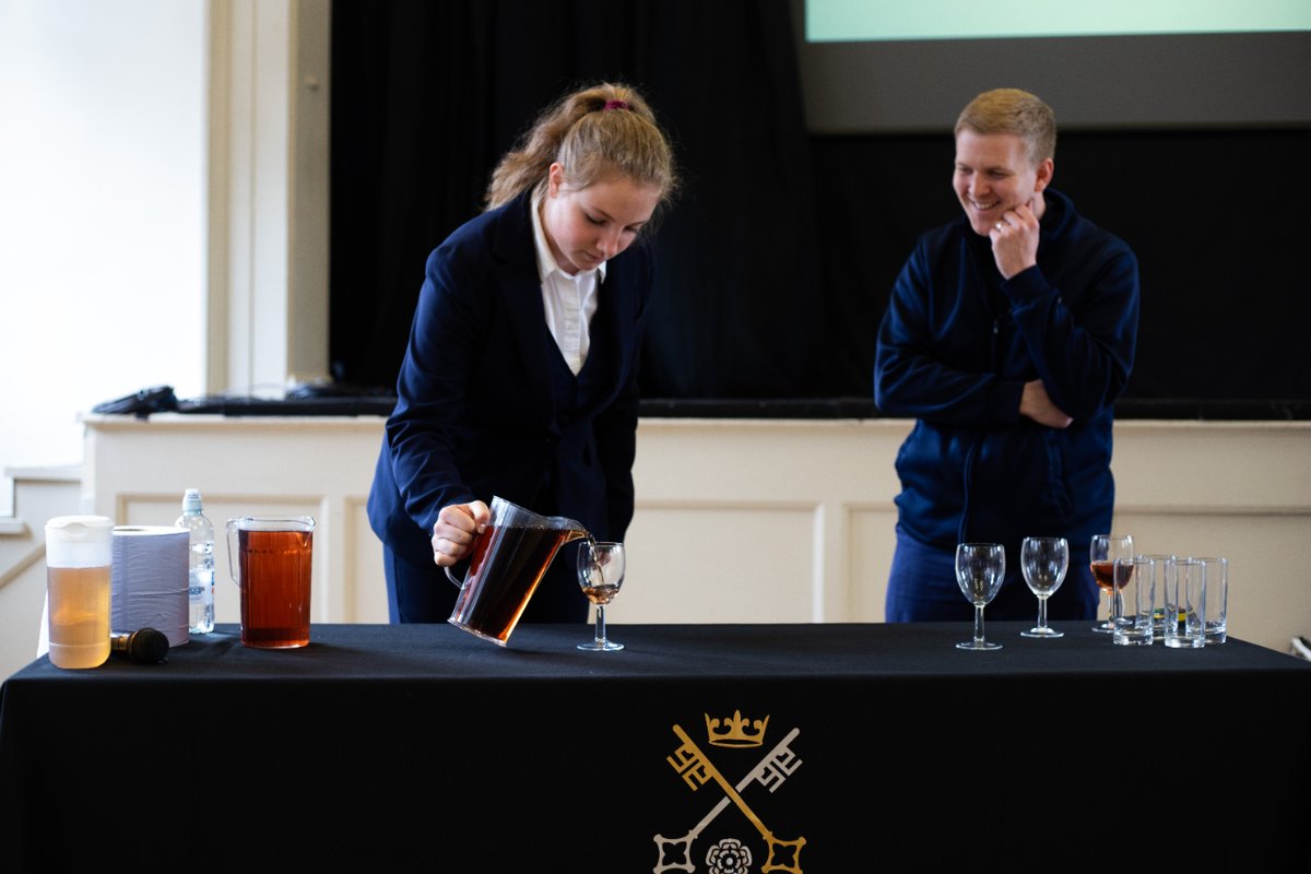 StPetersYork's tweet photo. #StPetersLowerSixth festival safety lecture π»
They discussed how to stay safe during Summer, particularly where drugs and alcohol are present. A huge thank you to Ashley, our Health Services Manager, for this fun, interactive and important talk.
#StPetersTogether | π€ https://t.co/wnNVA9YrRx