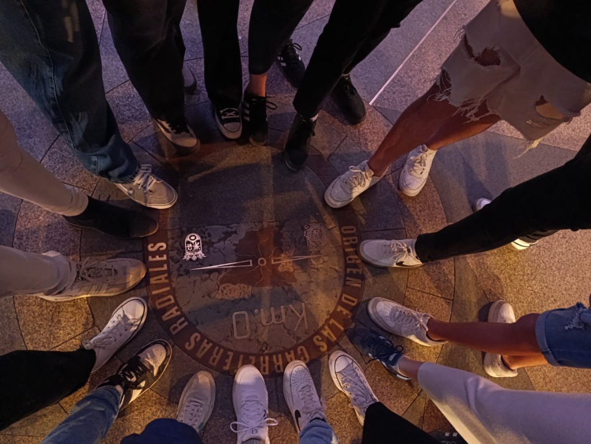 safavalverde's tweet image. El segundo día han visitado la ciudad de León donde han podido ver su Catedral, la Casa de los Botines y la Plaza Mayor. Al finalizar la jornada de ayer, los alumnos llegaron a Asturias para continuar con un viaje cargado de aventuras.

#viajefindecurso #Vivirporamor #YoconSAFA