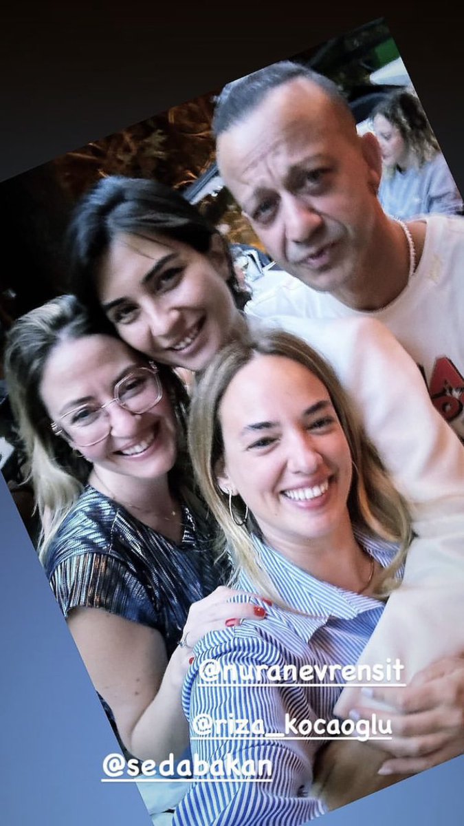 Tenemos reunión de equipazo de AS
🥰😍
Ya estoy entusiasmada porque queda poquito para poder gozar la T2, que seguro que va a ser fabulosa 🤩
Mi chica Hermosa, jamás decepciona 💥

#TubaBüyüküstün 🧚🏻✨❣️
#ZeytinAğacı 
#AnotherSelf
#MiOtraYo