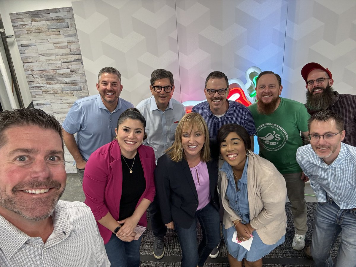 Q4 🌶️’s Ops Live is in the books! Bright future ahead for the ChiliHead Nation. Appreciate this team and the work they do to connect with our leaders! 🌻🌶️🌻