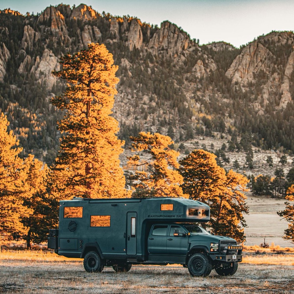 Bask in the beauty of nature as you roam freely in your EarthRoamer. Where will the road take you next? 🗺️✨ · · · #earthroamer #offroad4x4 #expeditionvehicle #campinglife #overlanding #4x4life #4x4trucks #vanlife #vanlifeadventures