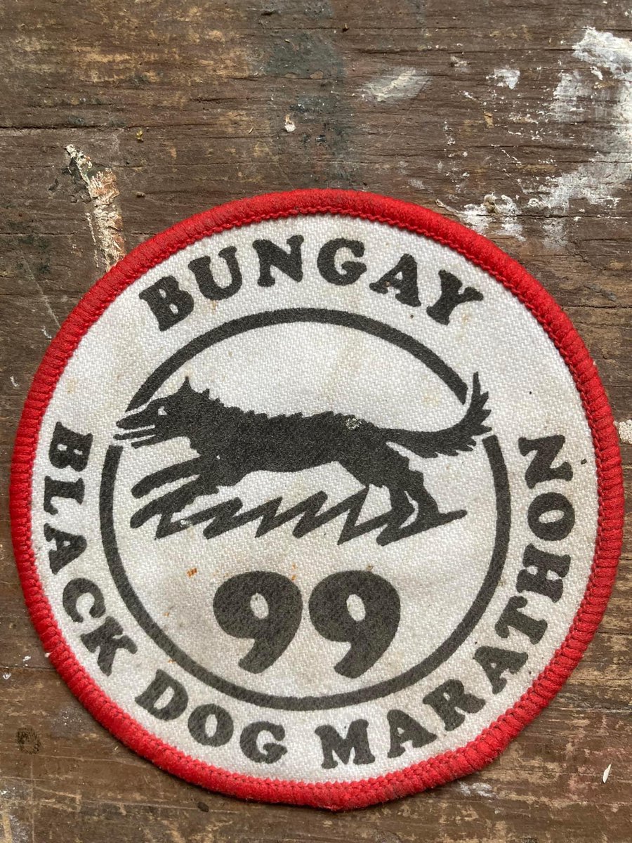 The @bbdrc group chat had these beauties posted in it today.  Question is… should the patch or badge be brought back instead of a medal? A sleeve full of badges like the cubs would be pretty cool, right..? 🤔 
@UKRunChat #ukrunchat