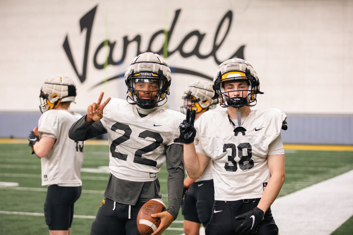 staying fresh #GoVandals | ✌️'s 🆙