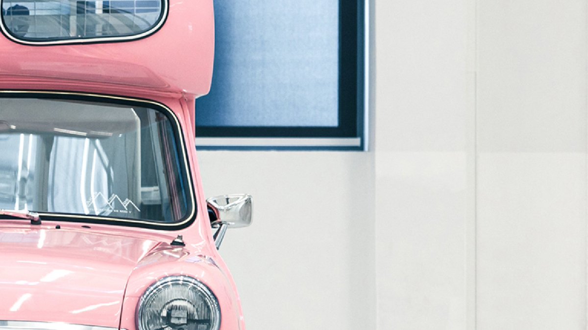 MINImexico's tweet image. POV: Cuando te das cuenta que es imposible elegir solo un MINI One-Off Series.

#MiniClassic #MINIIcons #BIGLOVE #MINIMexico