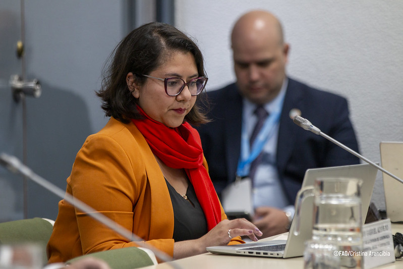 🌾💬'It’s time to rethink our approach,' says Chile’s National Convenor @paularojas_o at #LACForum2030. Integrating food security, food sovereignty, and climate action is essential to mitigate climate change effects on our #FoodSystems. Commitment at the highest levels is key.