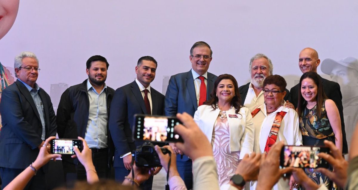 Con Clara Brugada en la presentación de su estrategia de paz y seguridad. Propone dar el siguiente paso en el modelo exitoso de seguridad de la CDMX. Mantener el rumbo y avanzar !!