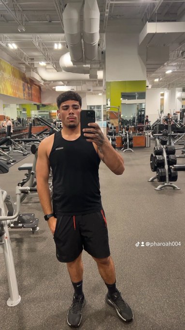 King of disaster https://t.co/kfaXu27YqE