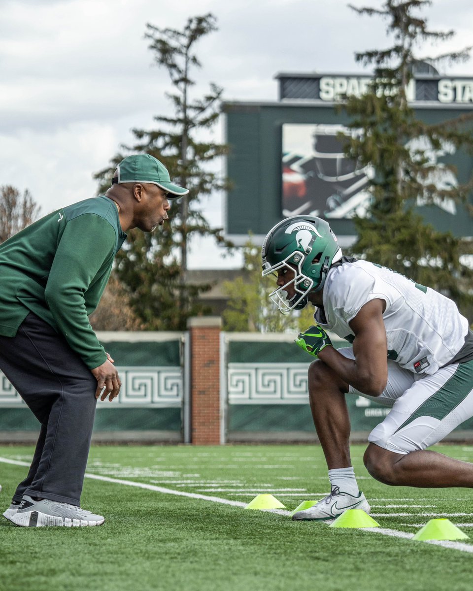 Y'all don't even understand the magnitude behind this shot 📸 right here 😮‍💨💪🏾
The 🐐 and his pupil 
#SpartanDawgs #ICEGANG 🥶🥶🥶