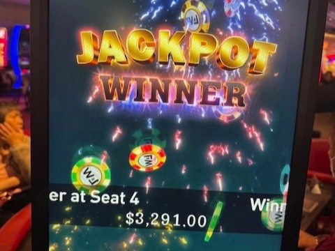 Congratulations to De L. who hit the minor jackpot on Blackjack yesterday for $3,291.00! 🤑🤑  

 Gambling problem? Call 1-877-8-HOPENY or text HOPENY (467369). Must be 21 or over to gamble.

#RWC #ResortsWorldCatskills #Casino #Gaming #NY #TableGames #Blackjack #Winner #Jackpot