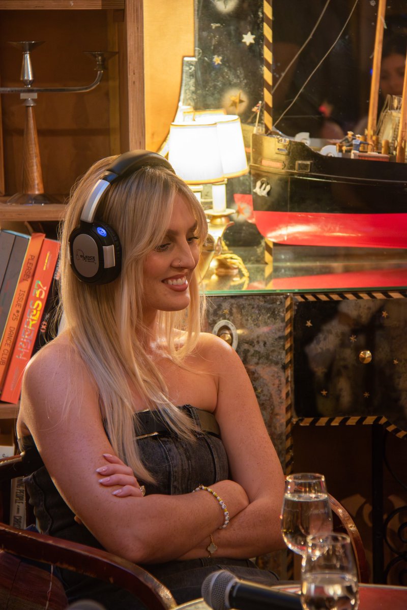 JADEtearoom's tweet photo. A fan at Perrie’s listening party today described the style of her next single as “90s Mariah with whistle tones” 🎢 https://t.co/yOHSA4HdHa