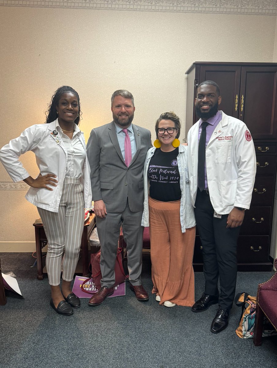 It was a pleasure meeting with Temple med students and one of my constituents today for Black Maternal Health Week. Their dedication to improving maternal health care is inspiring. #BMHW24 #BlackMaternalHealthWeek