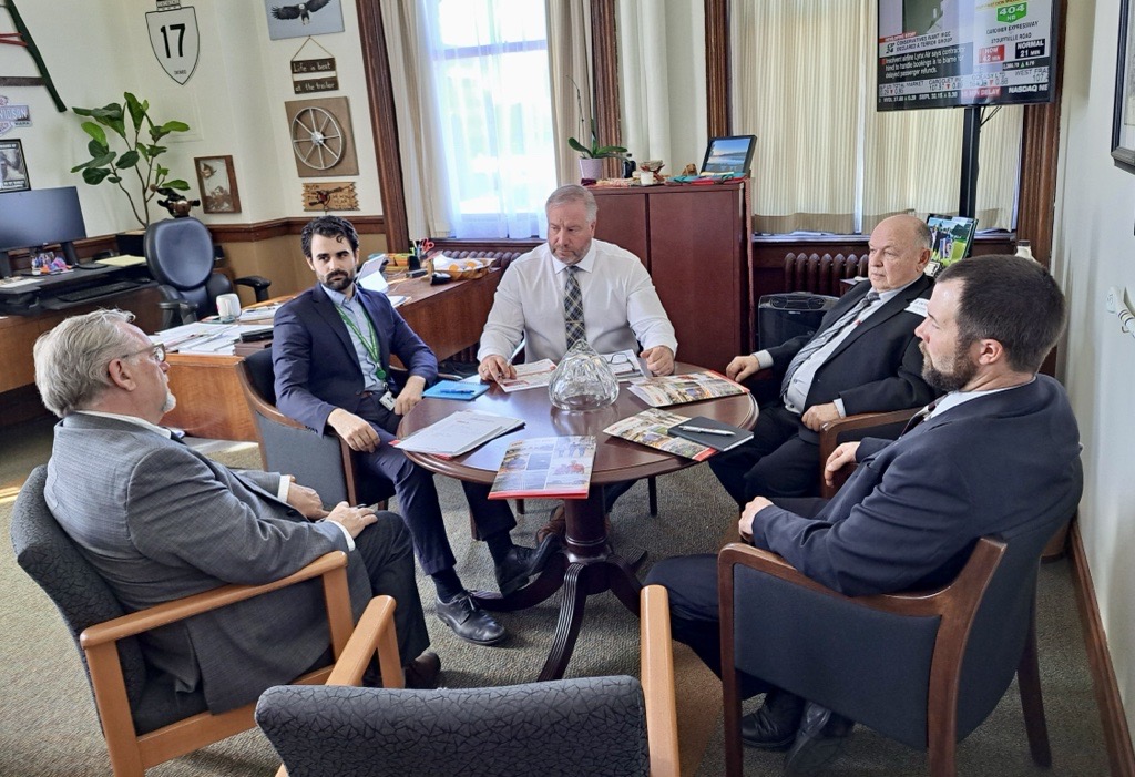 It was a pleasure to chat w/ MPP <a href="/M_Mantha/">Michael Mantha</a> today for #OFAatQP. There was a geographical focus on northern ON which included road safety education &amp; awareness campaigns, navigating the roads during peak tourist season, red tape reduction &amp; opportunities for agricultural growth.