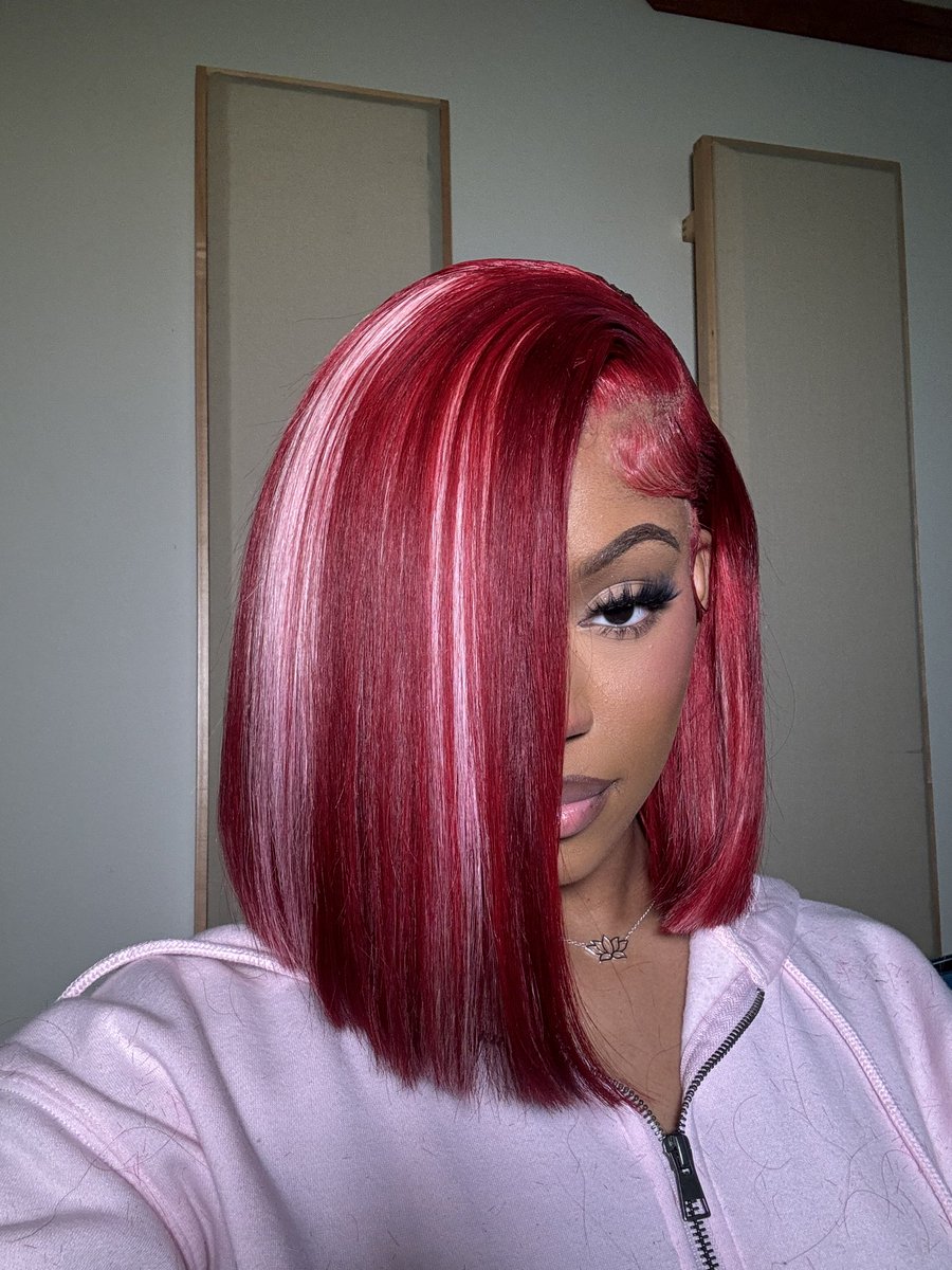 themonaleo's tweet photo. strawberry shortcake 🍰 https://t.co/FPOKdj4m0r