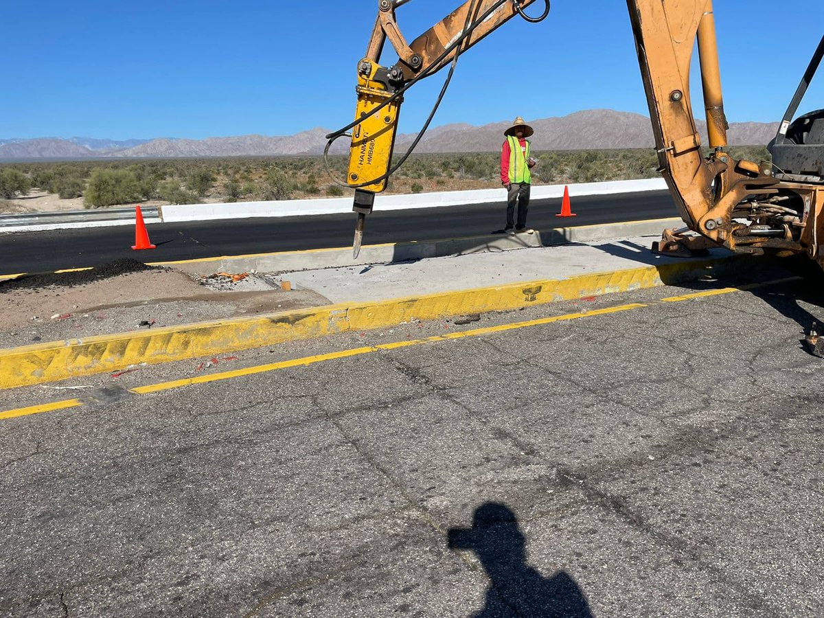 Inician trabajos de demolición de puente en carretera Mexicali-San Felipe #BajaCalifornia #Mexicali #SanFelipe #SICT #puente #demolición #vialidades #carretera acortar.link/YOB2ch