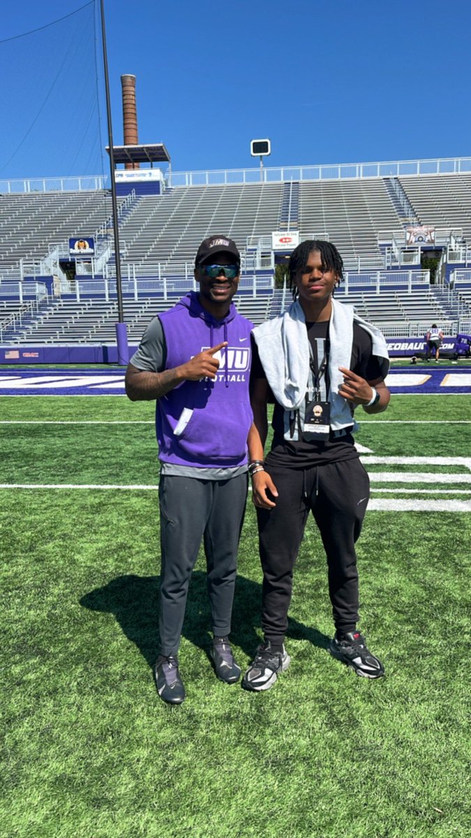 AntwauneRodgers's tweet photo. Had a great practice visit at JMU Today ‼️ Good to meet the coaches and view the campus‼️@CoachhBarnes @eroosFB @JMUFBRecruiting https://t.co/DcjiNehSFr