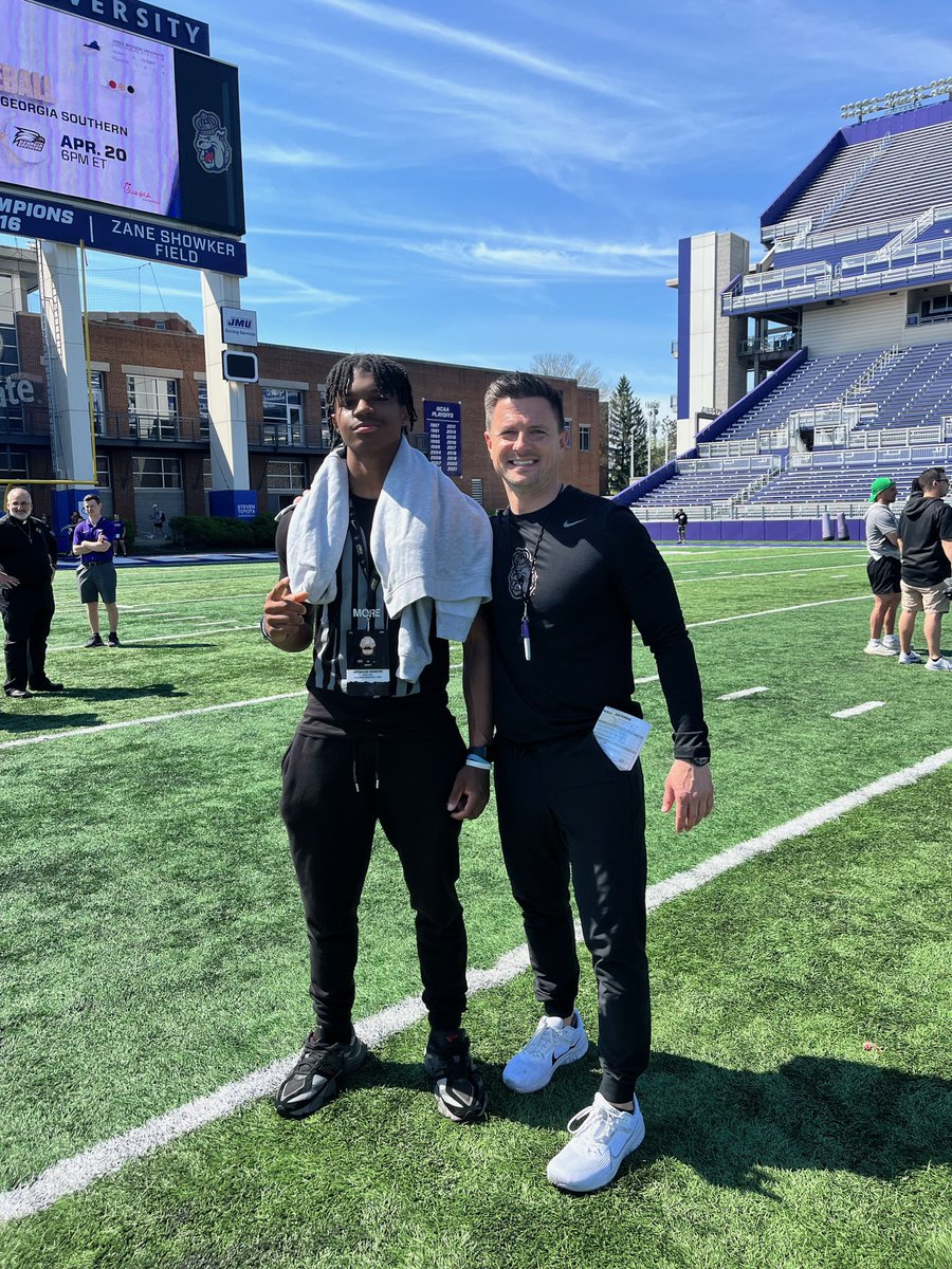 AntwauneRodgers's tweet photo. Had a great practice visit at JMU Today ‼️ Good to meet the coaches and view the campus‼️@CoachhBarnes @eroosFB @JMUFBRecruiting https://t.co/DcjiNehSFr