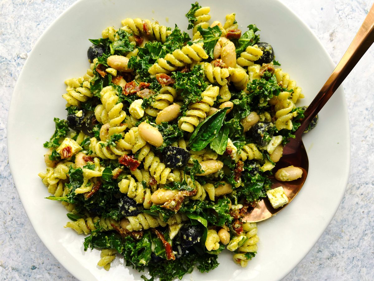 Warmer weather means it’s time to start thinking about picnics, potlucks, and pasta salads! This recipe from @Sweetsugarbean is a crowd pleaser.

Get the recipe: bit.ly/3w2lB3N

#LoveCDNBeans #betterwithbeans #ontariobeans #whitebeans #beansalad #pastasalad